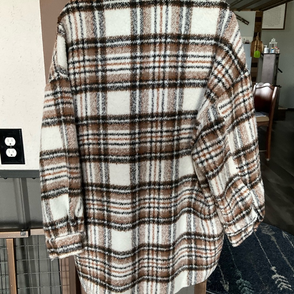 Shacket - Picture 3 of 3